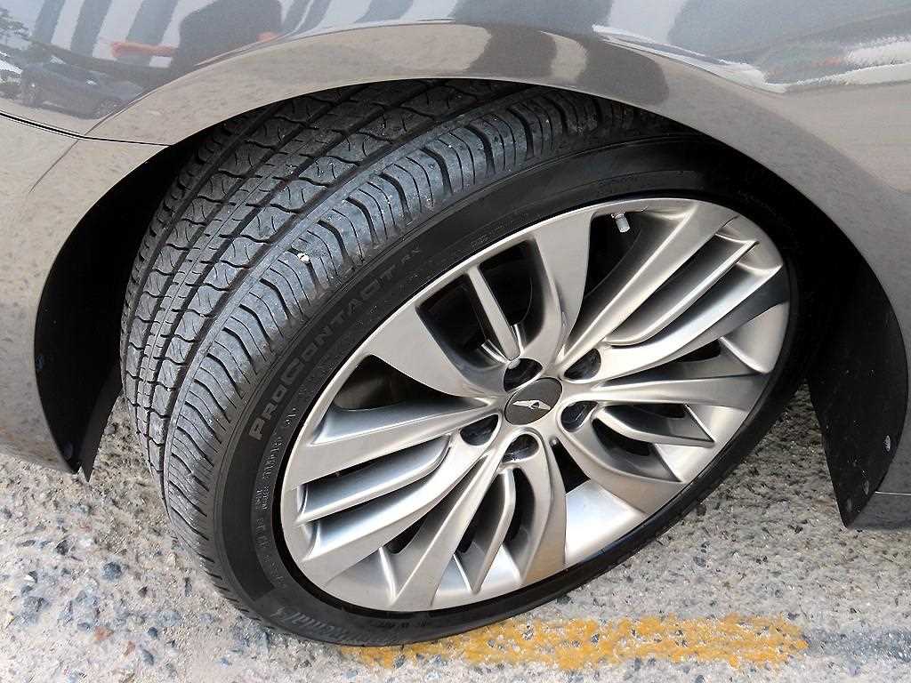 Genesis G80 — photo 20