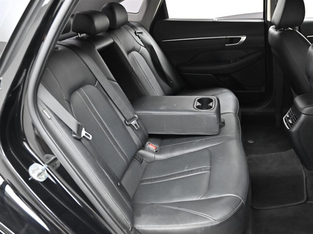 Hyundai Sonata — photo 11