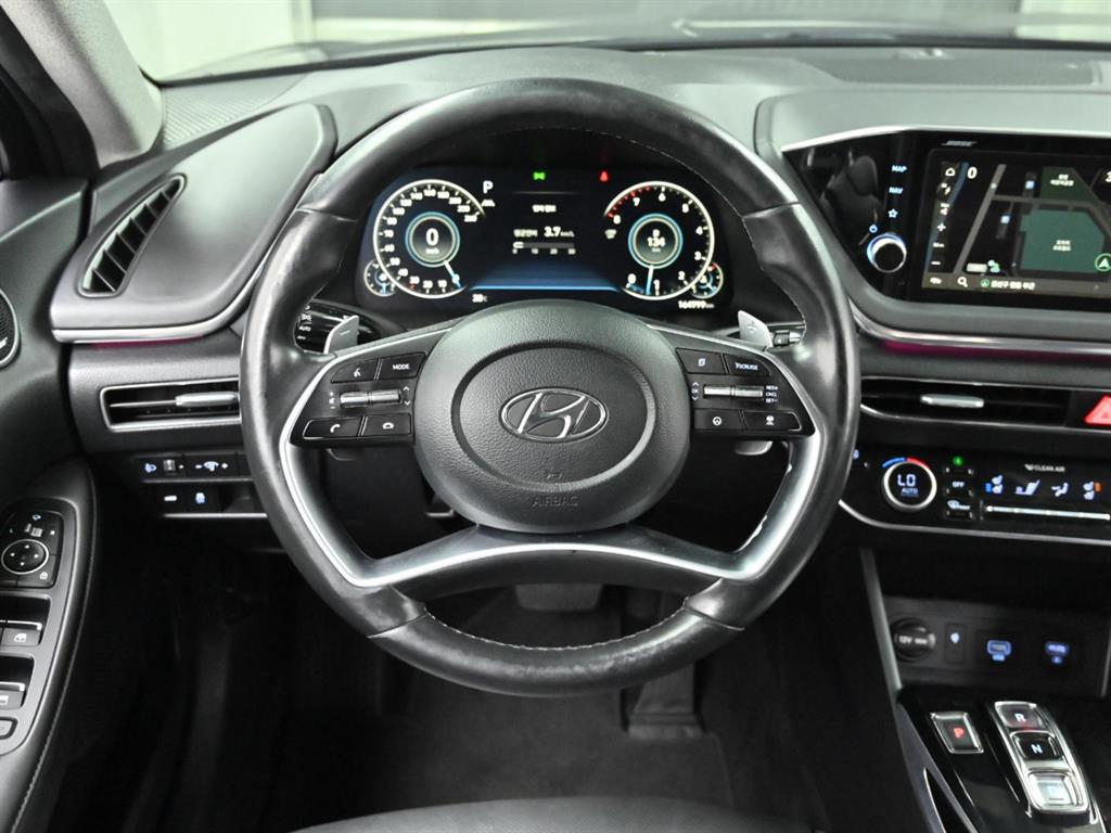 Hyundai Sonata — photo 12