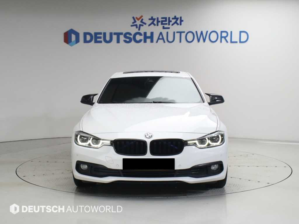 BMW 3-Series — photo 03