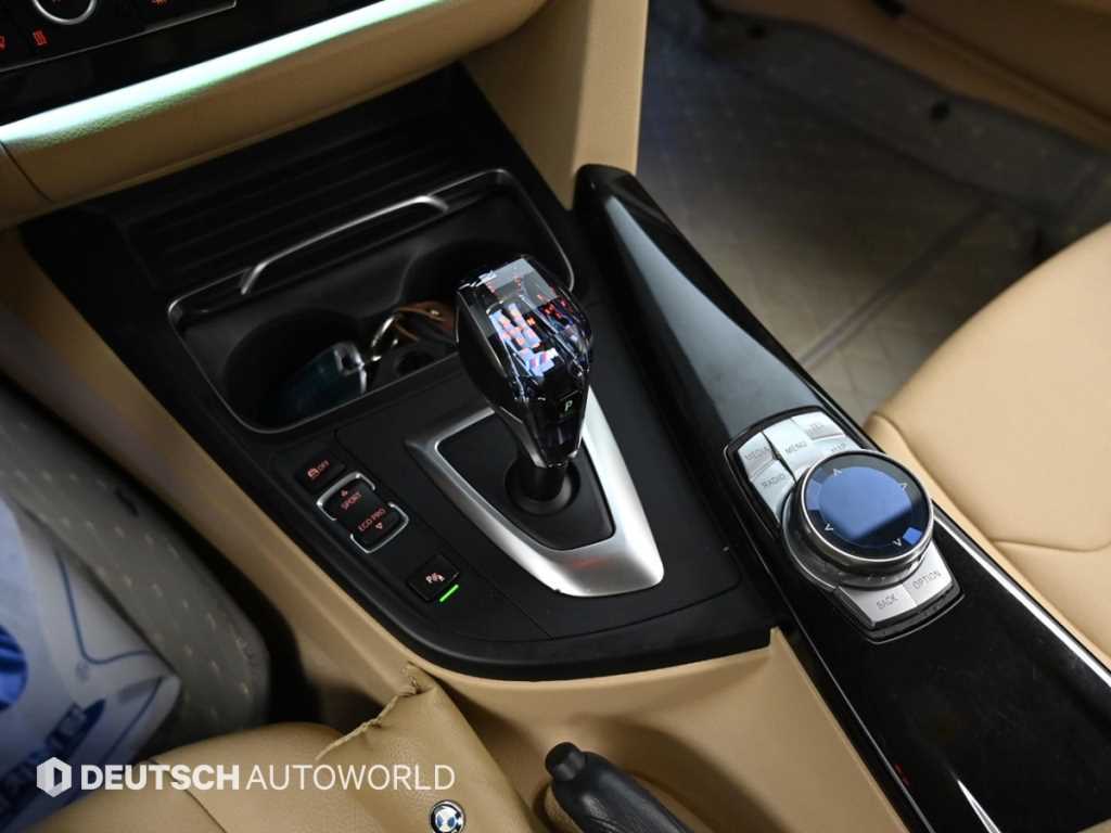 BMW 3-Series — photo 09