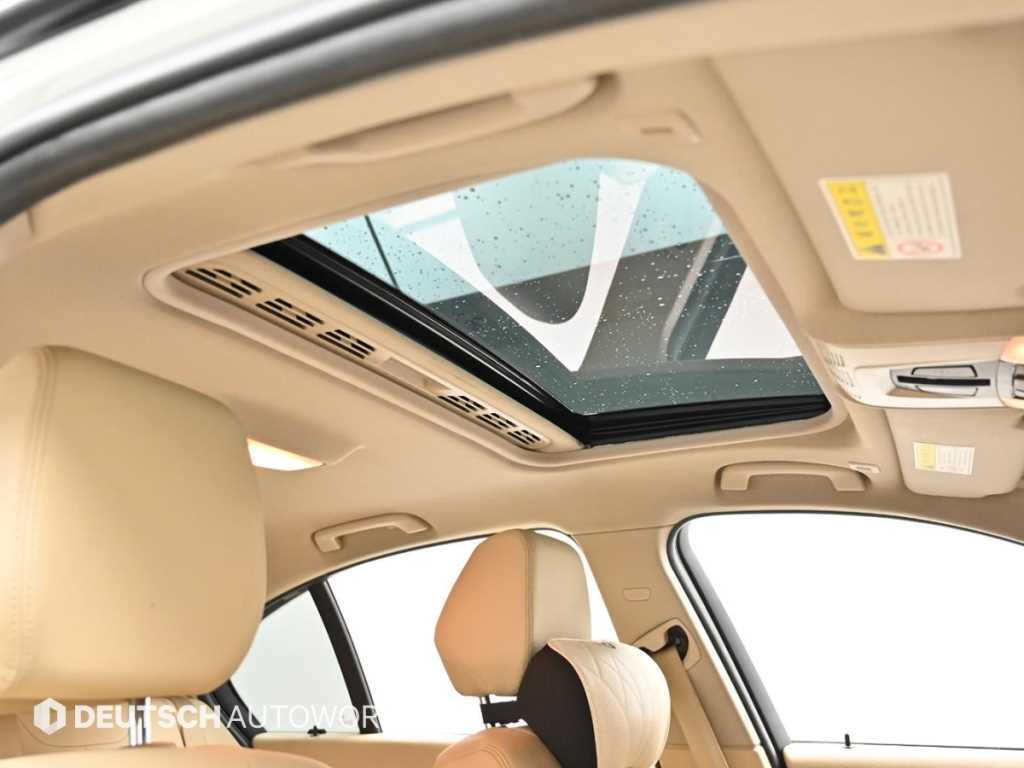 BMW 3-Series — photo 18