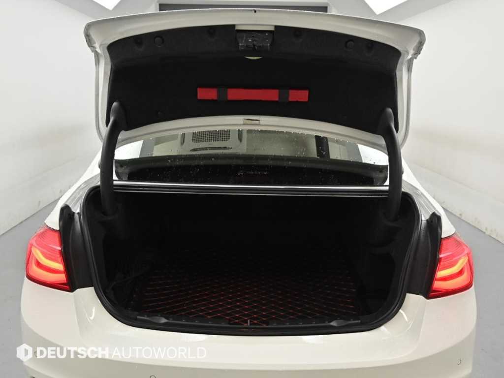 BMW 3-Series — photo 19