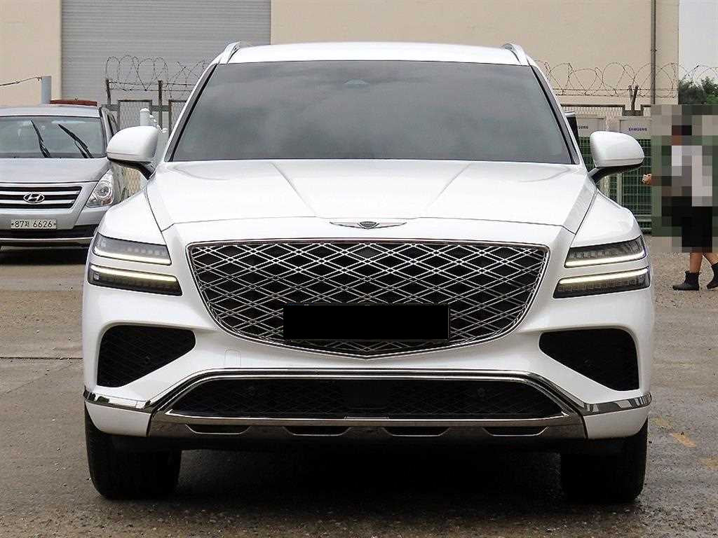 Genesis GV80 — photo 01