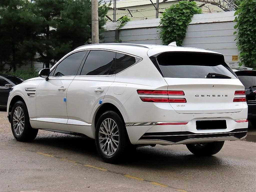 Genesis GV80 — photo 03