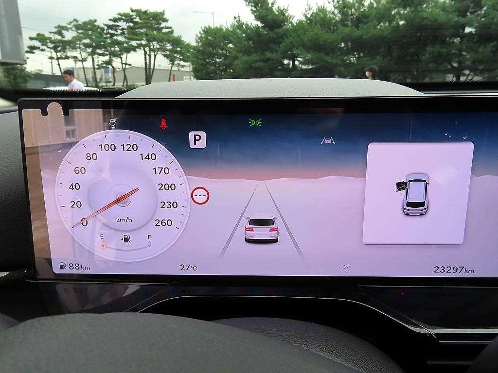 Genesis GV80 — photo 09
