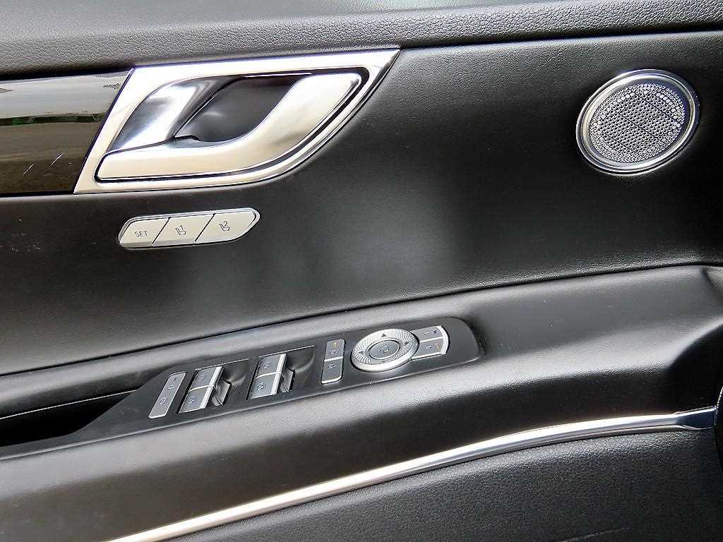 Genesis GV80 — photo 11