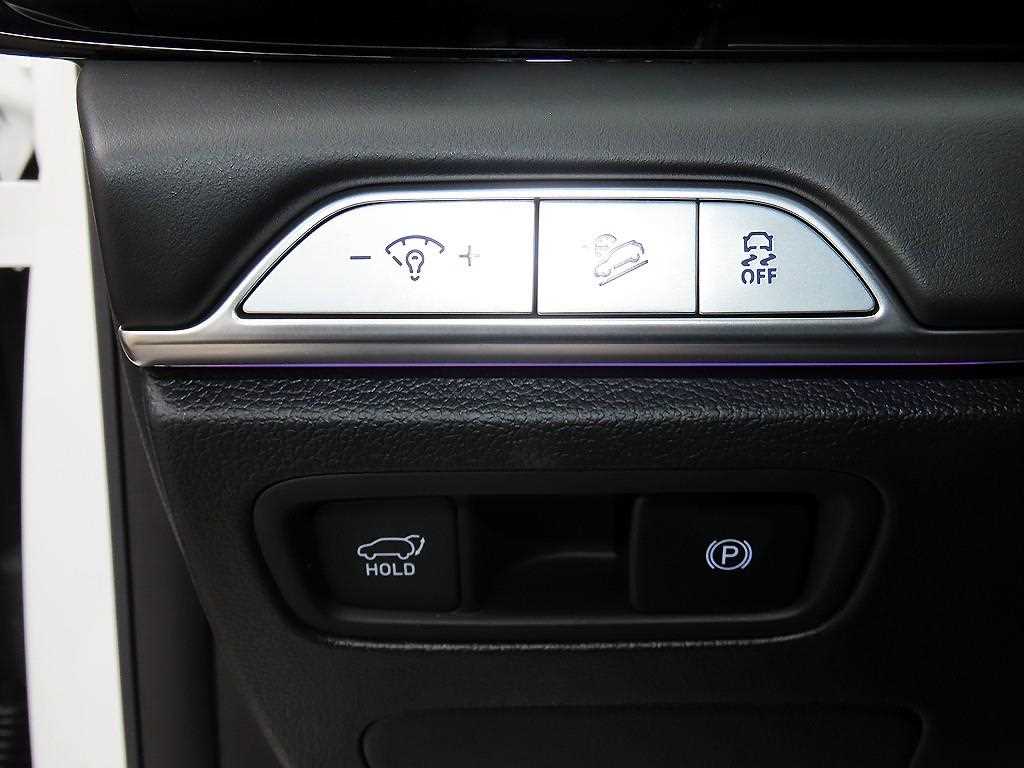 Genesis GV80 — photo 12