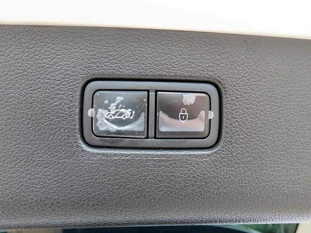 Genesis GV80 — photo 17