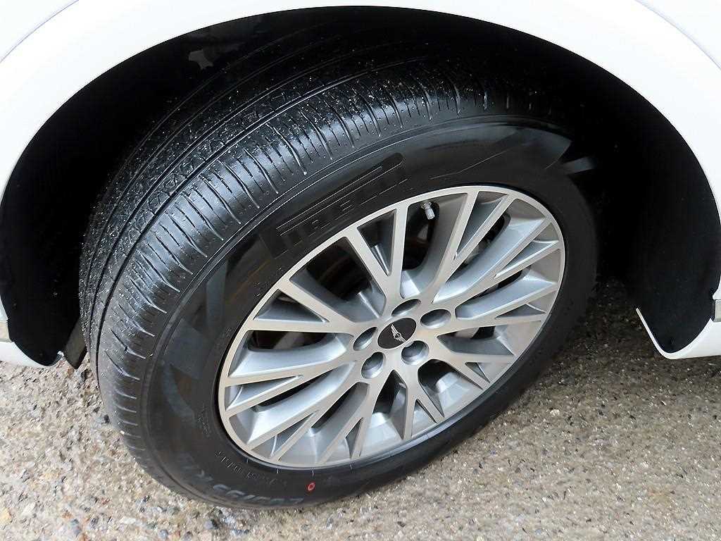 Genesis GV80 — photo 20