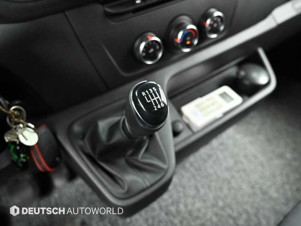 RENAULT Master — photo 08