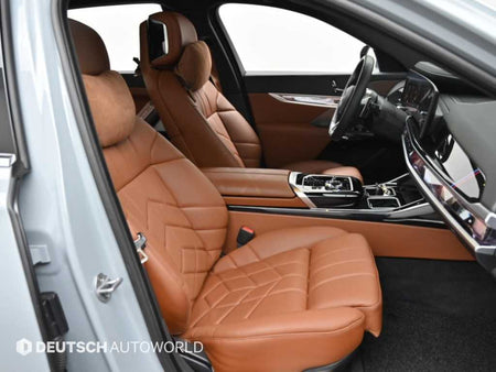BMW 7-Series — photo 12
