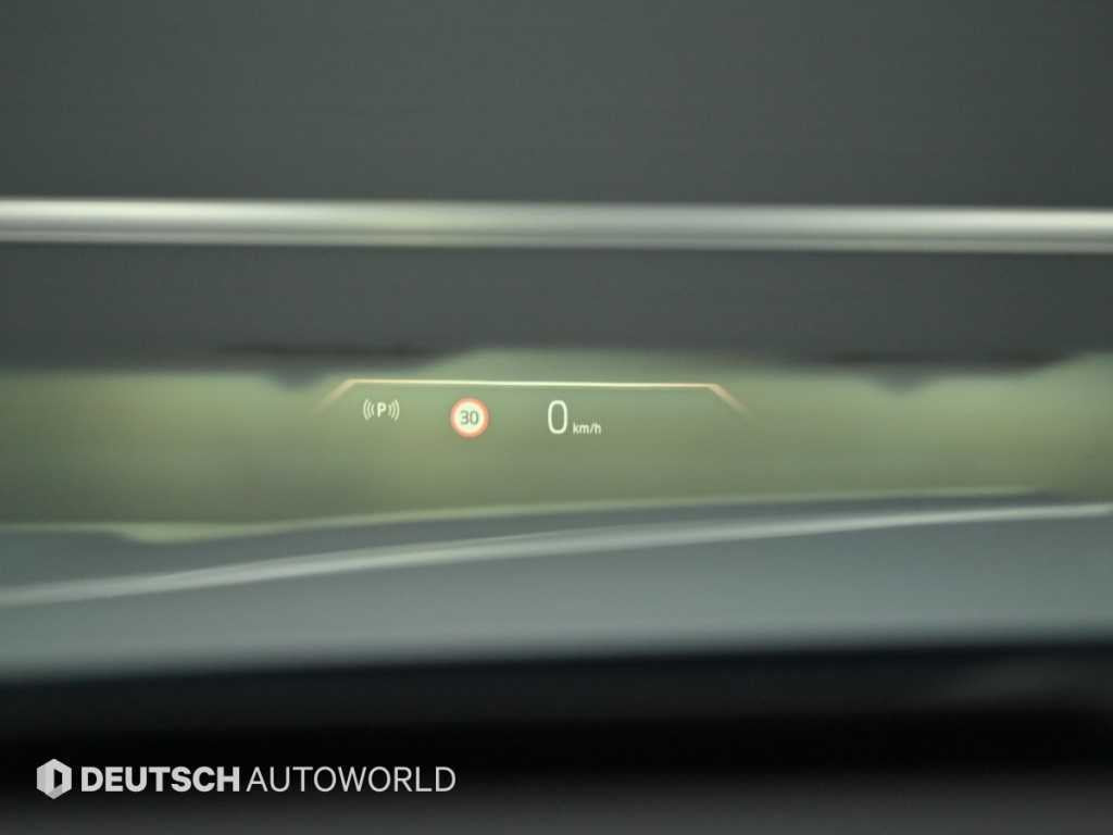 BMW 7-Series — photo 16
