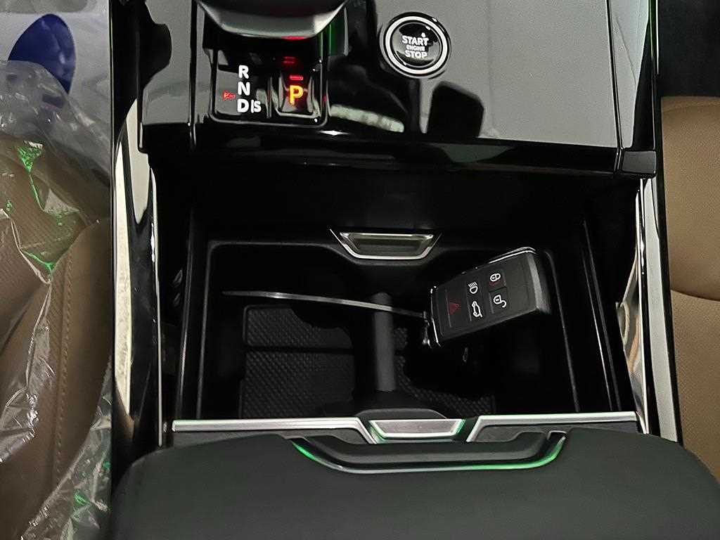 Land Rover Range Rover Sport — photo 11