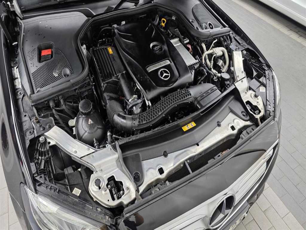 Mercedes-Benz E-Class — photo 03