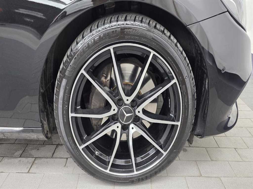 Mercedes-Benz E-Class — photo 04