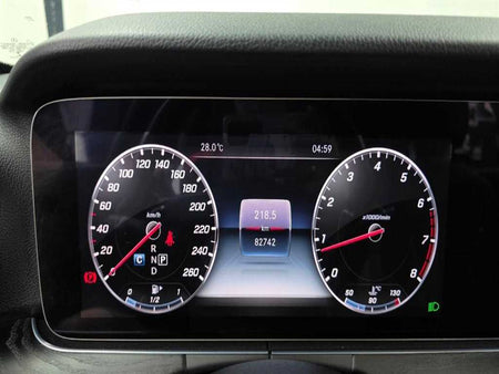Mercedes-Benz E-Class — photo 12