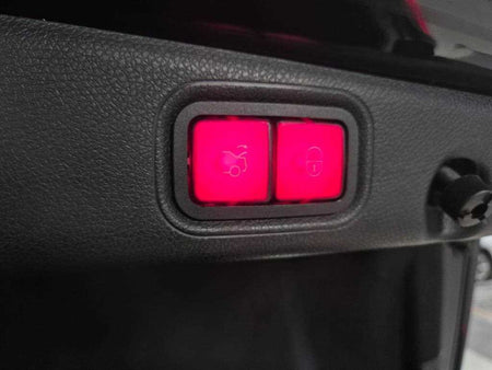 Mercedes-Benz E-Class — photo 19