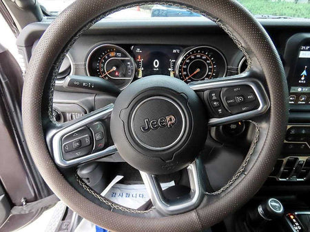 Jeep Wrangler — photo 08