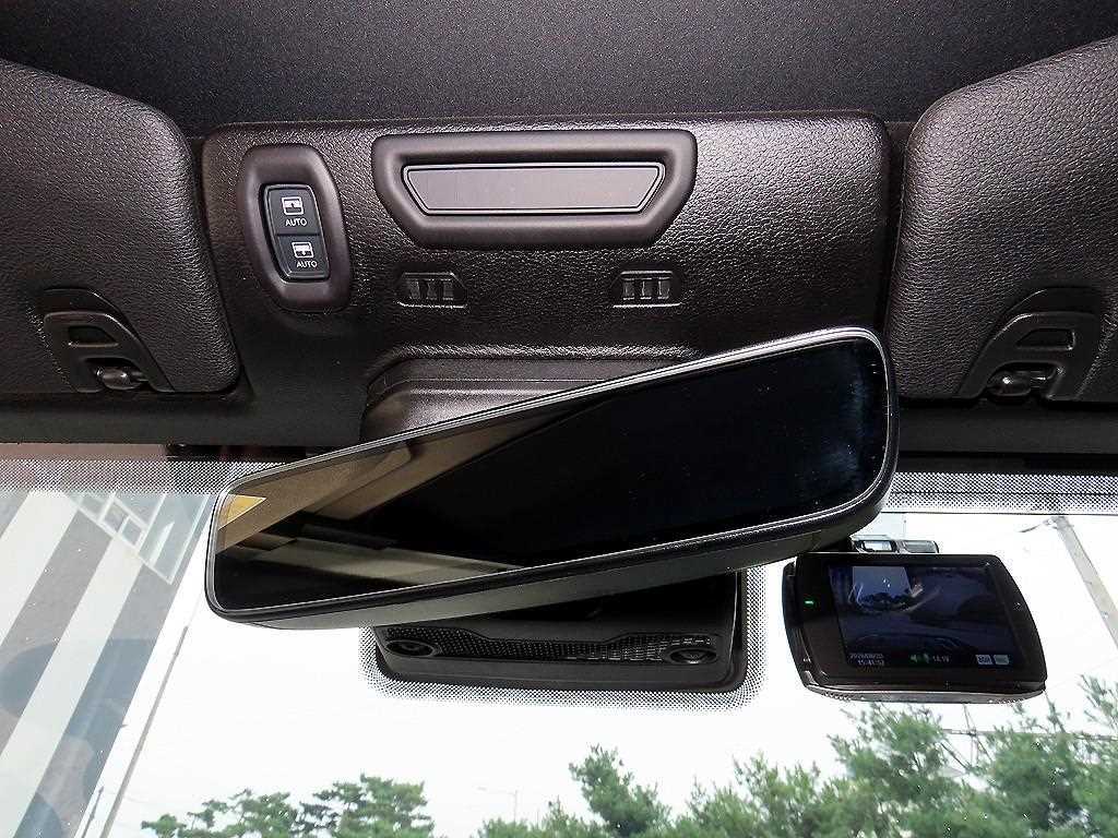 Jeep Wrangler — photo 16