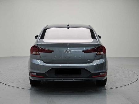 Hyundai Avante — photo 03