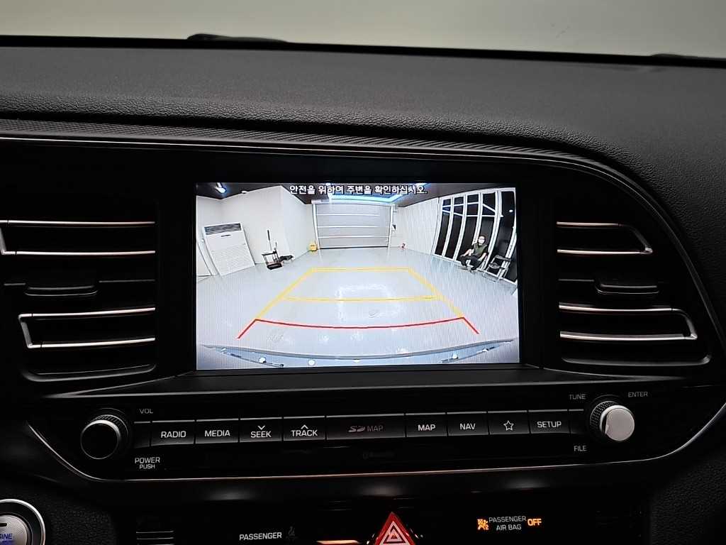 Hyundai Avante — photo 14