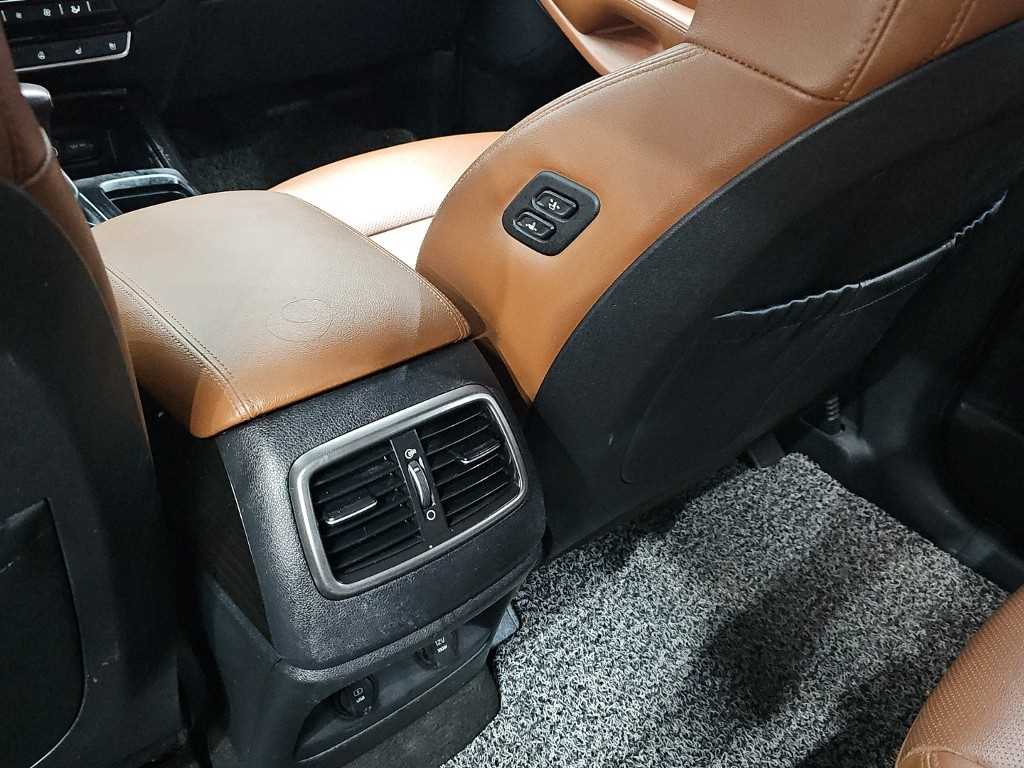 Kia Sorento — photo 15
