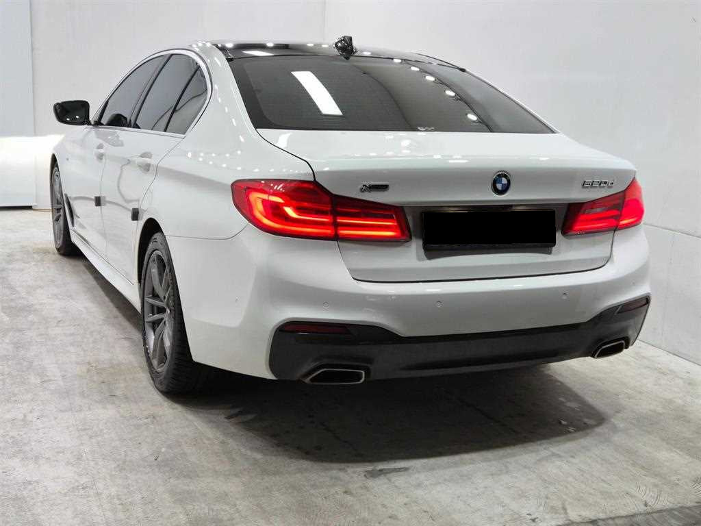 BMW 5-Series — photo 04