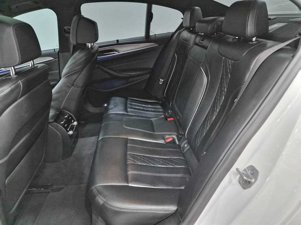 BMW 5-Series — photo 05