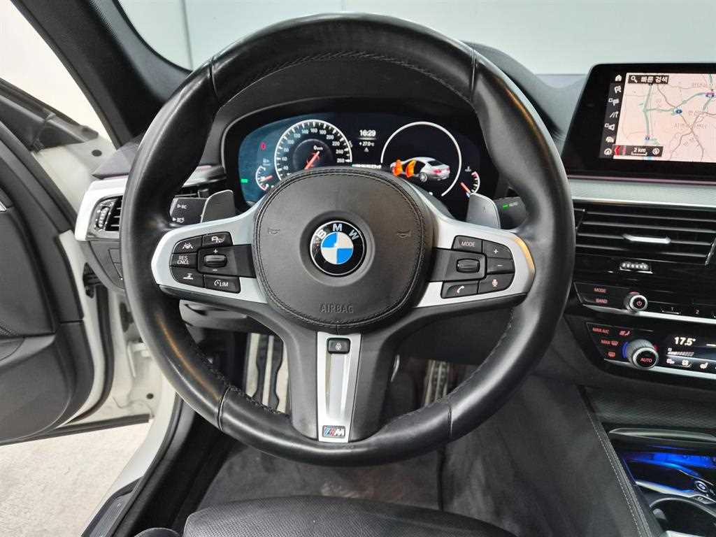 BMW 5-Series — photo 07