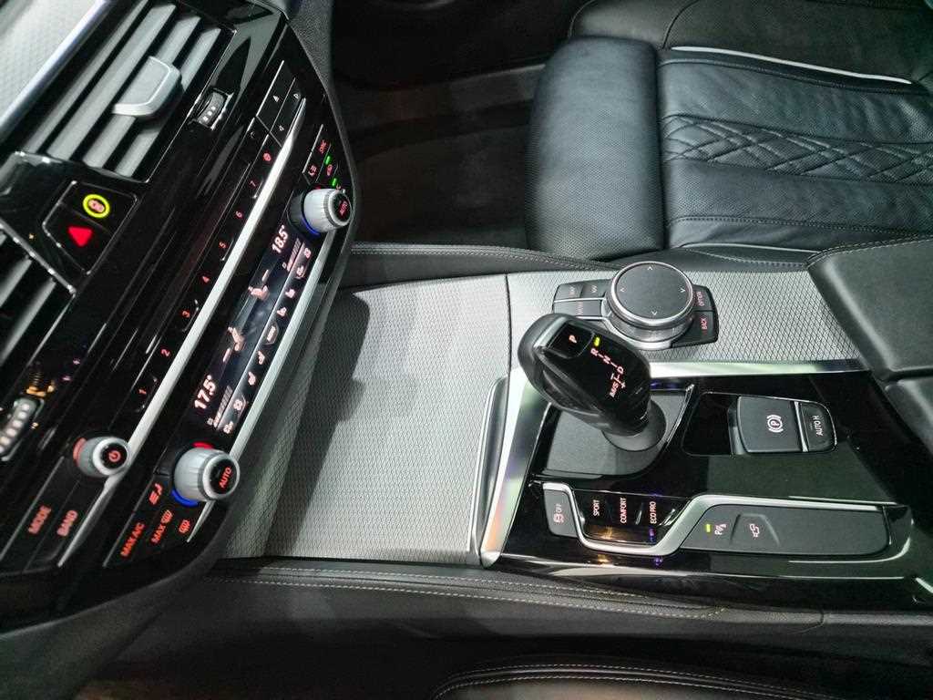 BMW 5-Series — photo 14