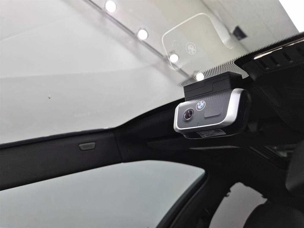 BMW 5-Series — photo 15