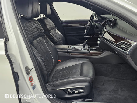 BMW 7-Series — photo 10