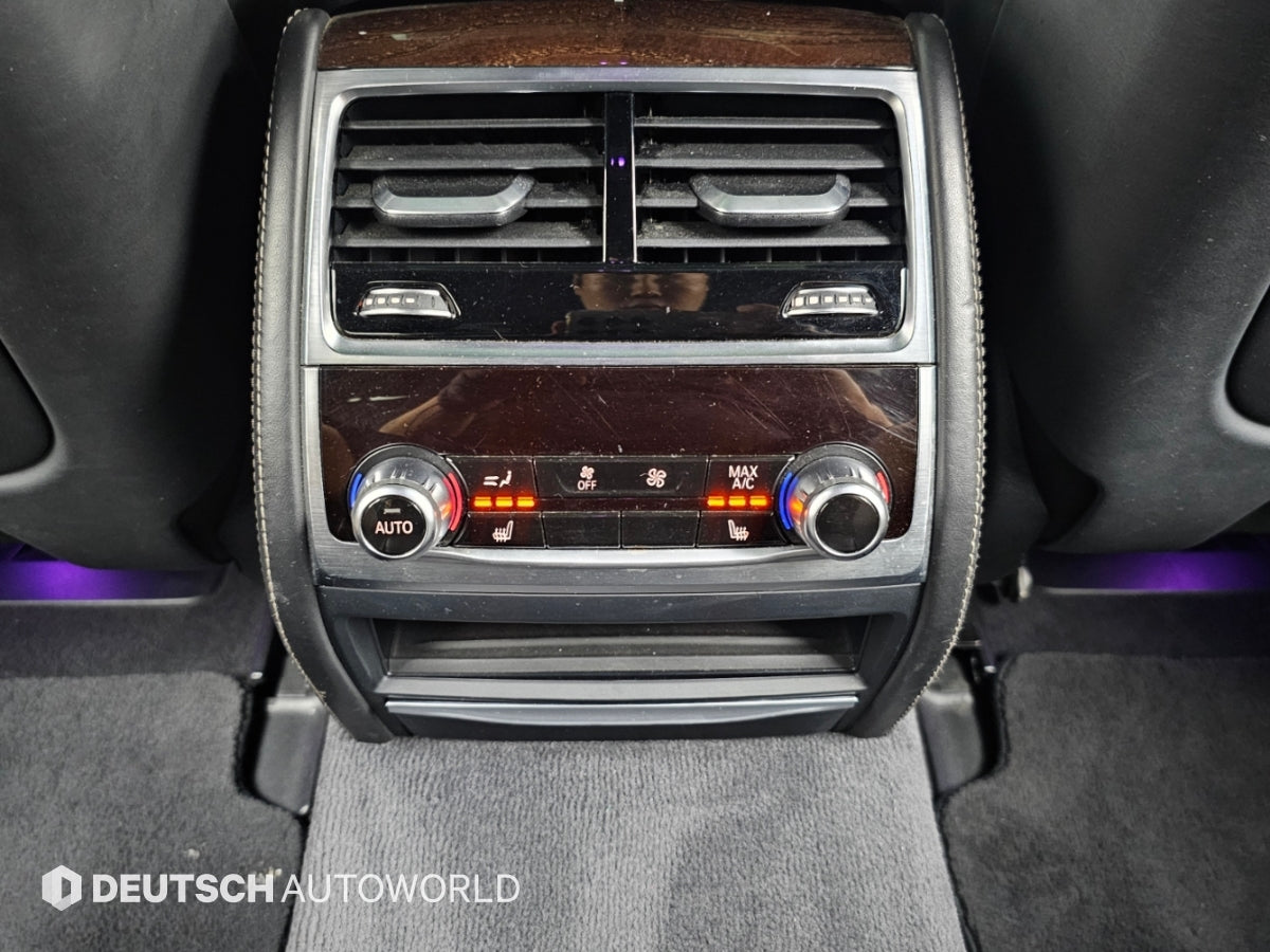 BMW 7-Series — photo 16