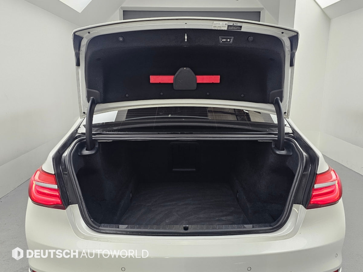 BMW 7-Series — photo 19