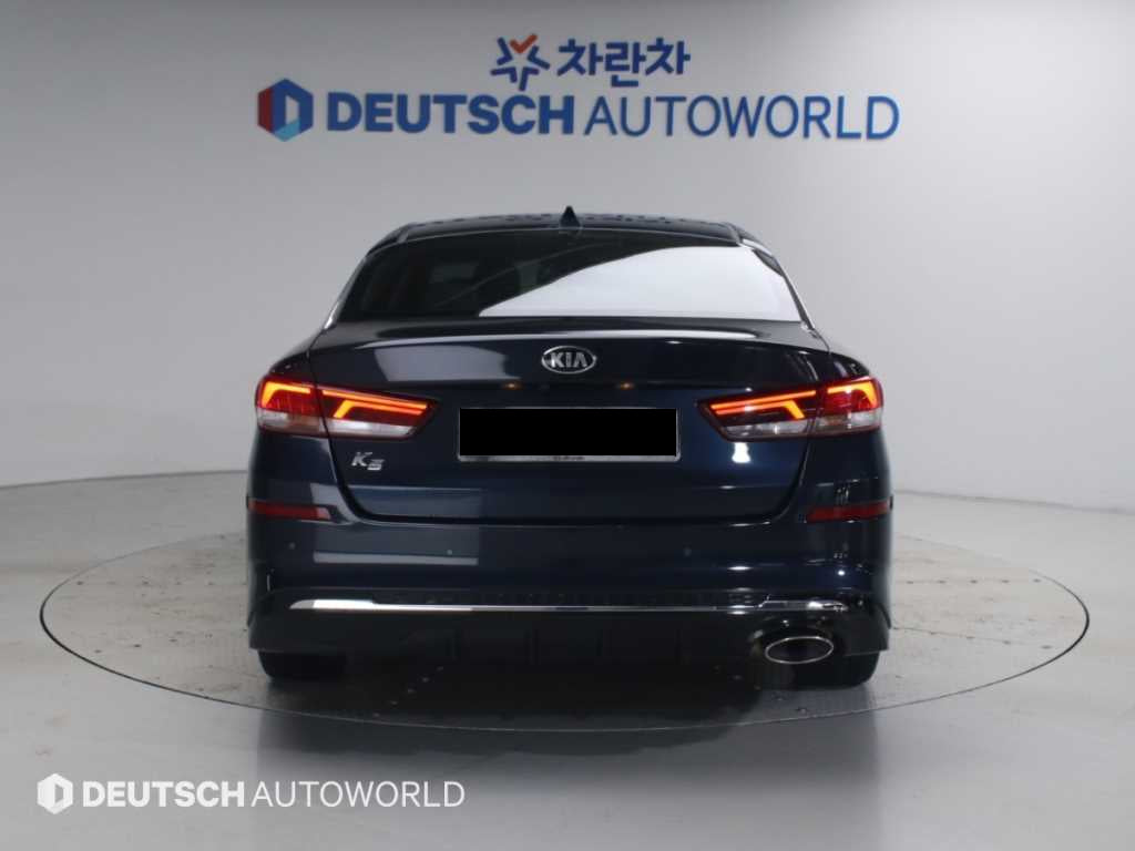 Kia K5 — photo 04