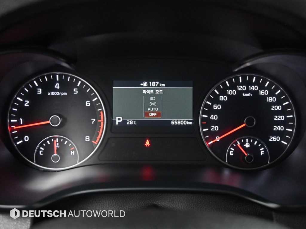 Kia K5 — photo 08