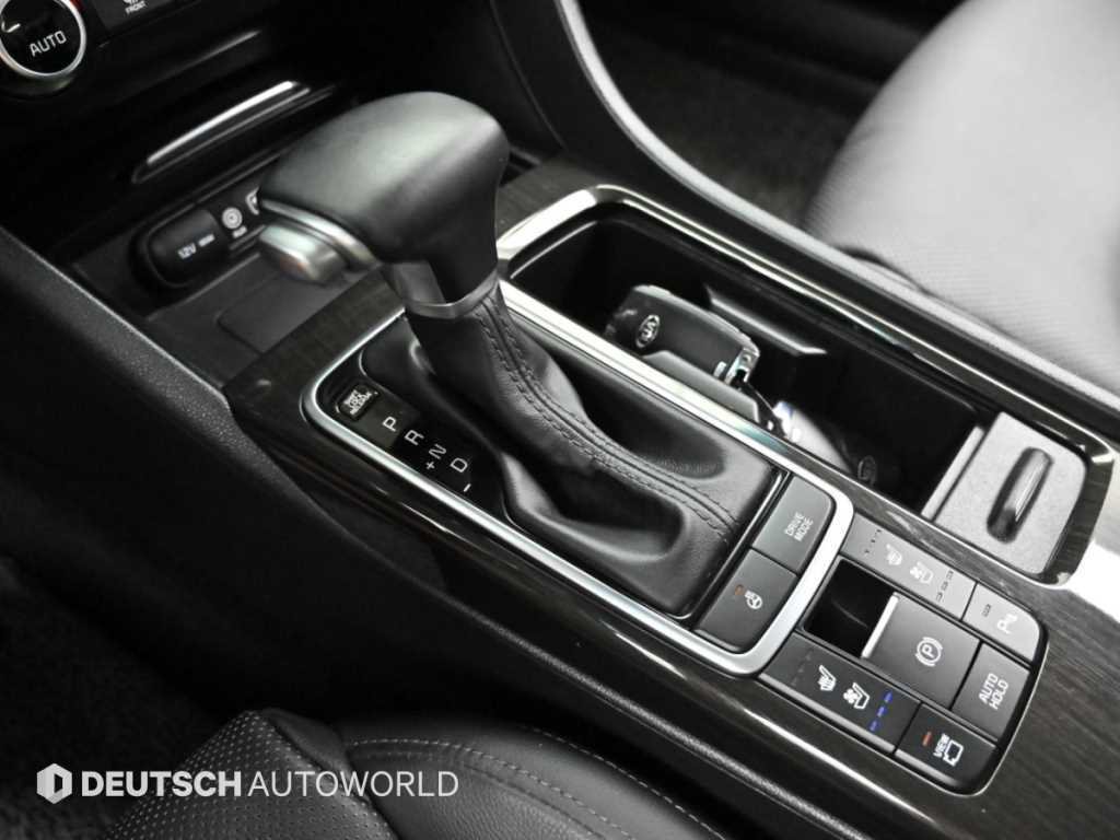 Kia K5 — photo 09