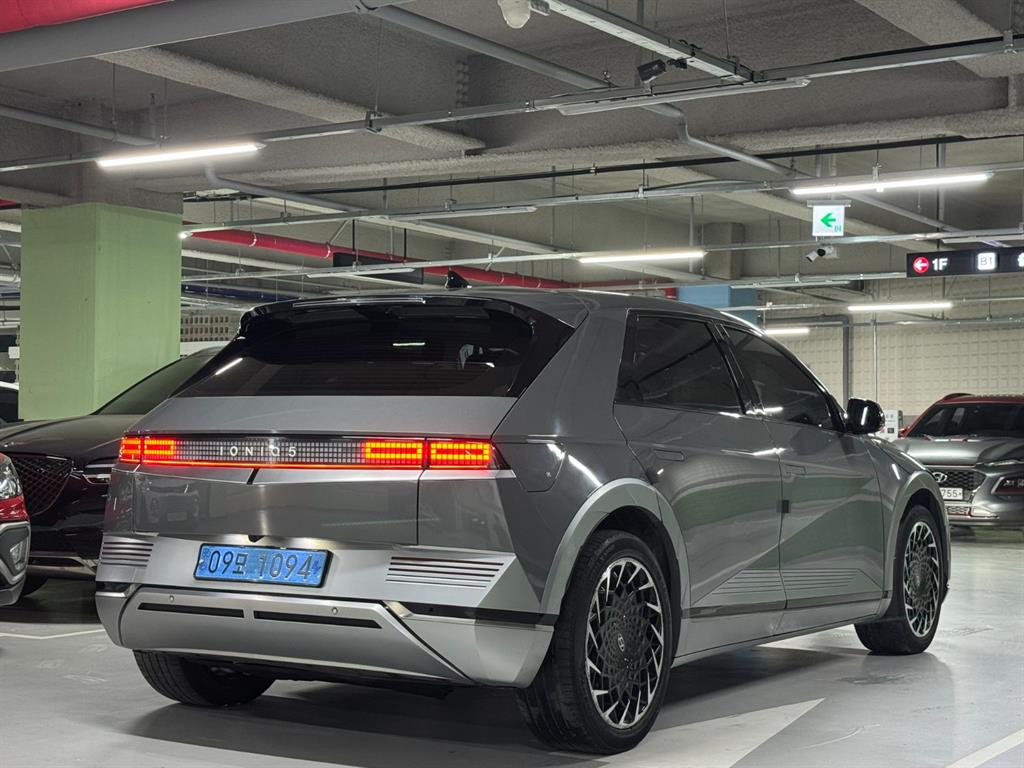 Hyundai Ioniq5 — photo 03