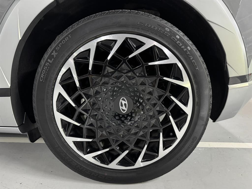 Hyundai Ioniq5 — photo 19