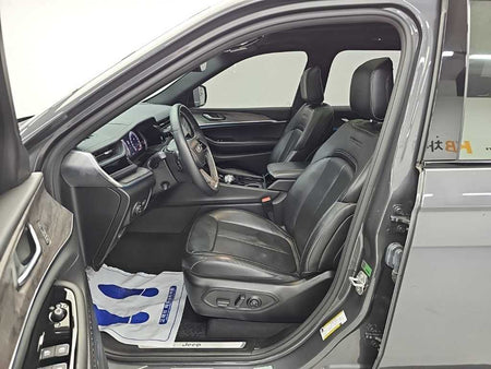 Jeep Cherokee — photo 11