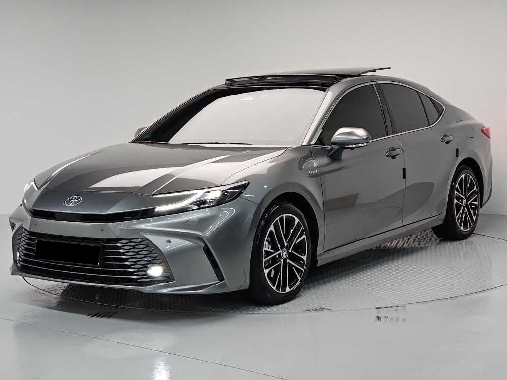 Toyota Camry — photo 01
