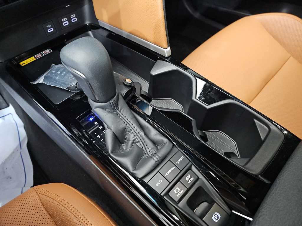 Toyota Camry — photo 08