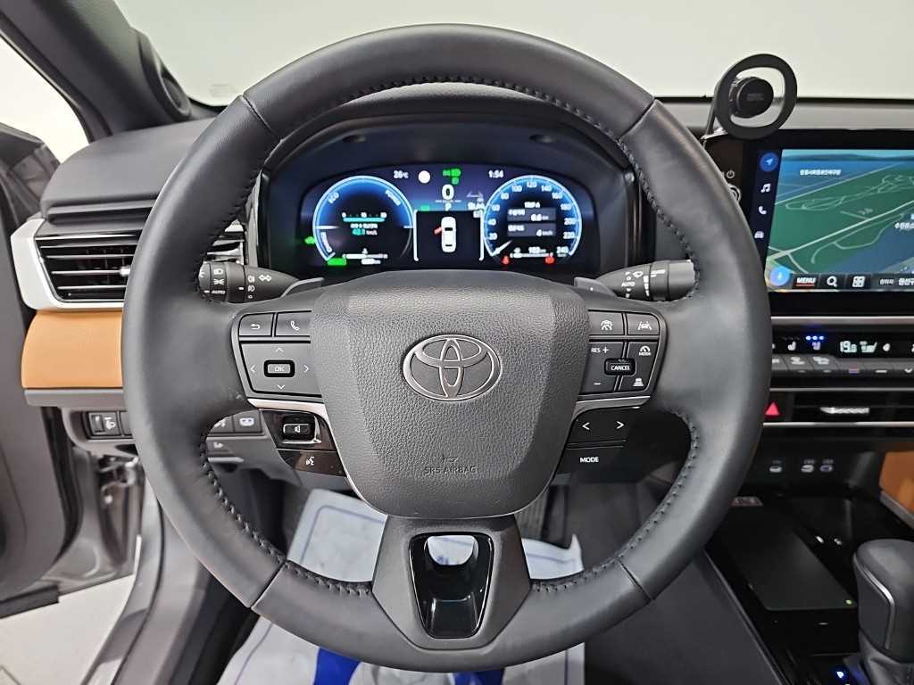 Toyota Camry — photo 09