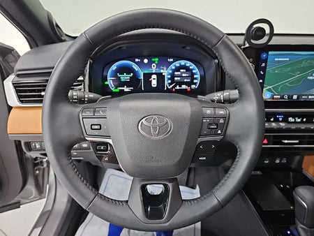 Toyota Camry — photo 09