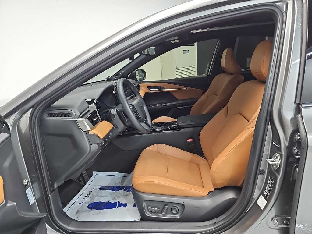 Toyota Camry — photo 11