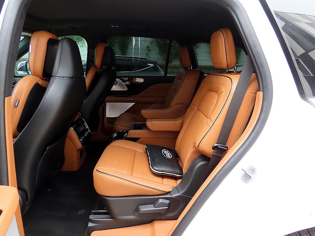 Lincoln Aviator — photo 06