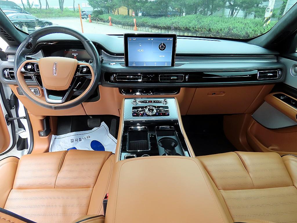 Lincoln Aviator — photo 07