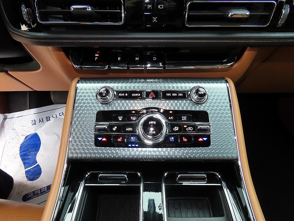 Lincoln Aviator — photo 12