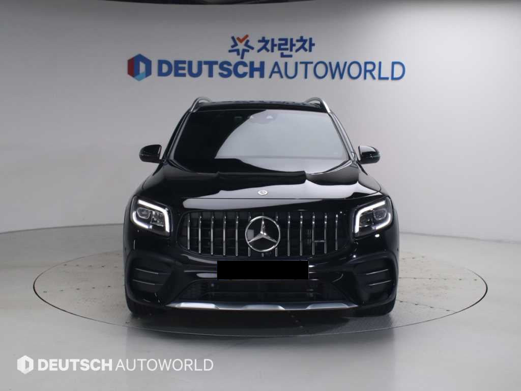 Mercedes-Benz GLB-Class — photo 03